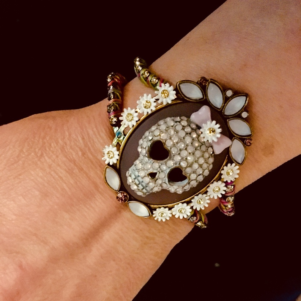 Betsey Johnson GIRLIE GRUNGE HINGED SKULL BRACELET